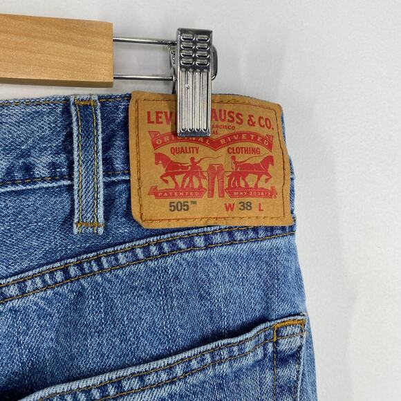 Levi's 505 Regular Fit Light Wash Blue Denim 100% Cotton Shorts Men's Size 38 - Picture 6 of 9